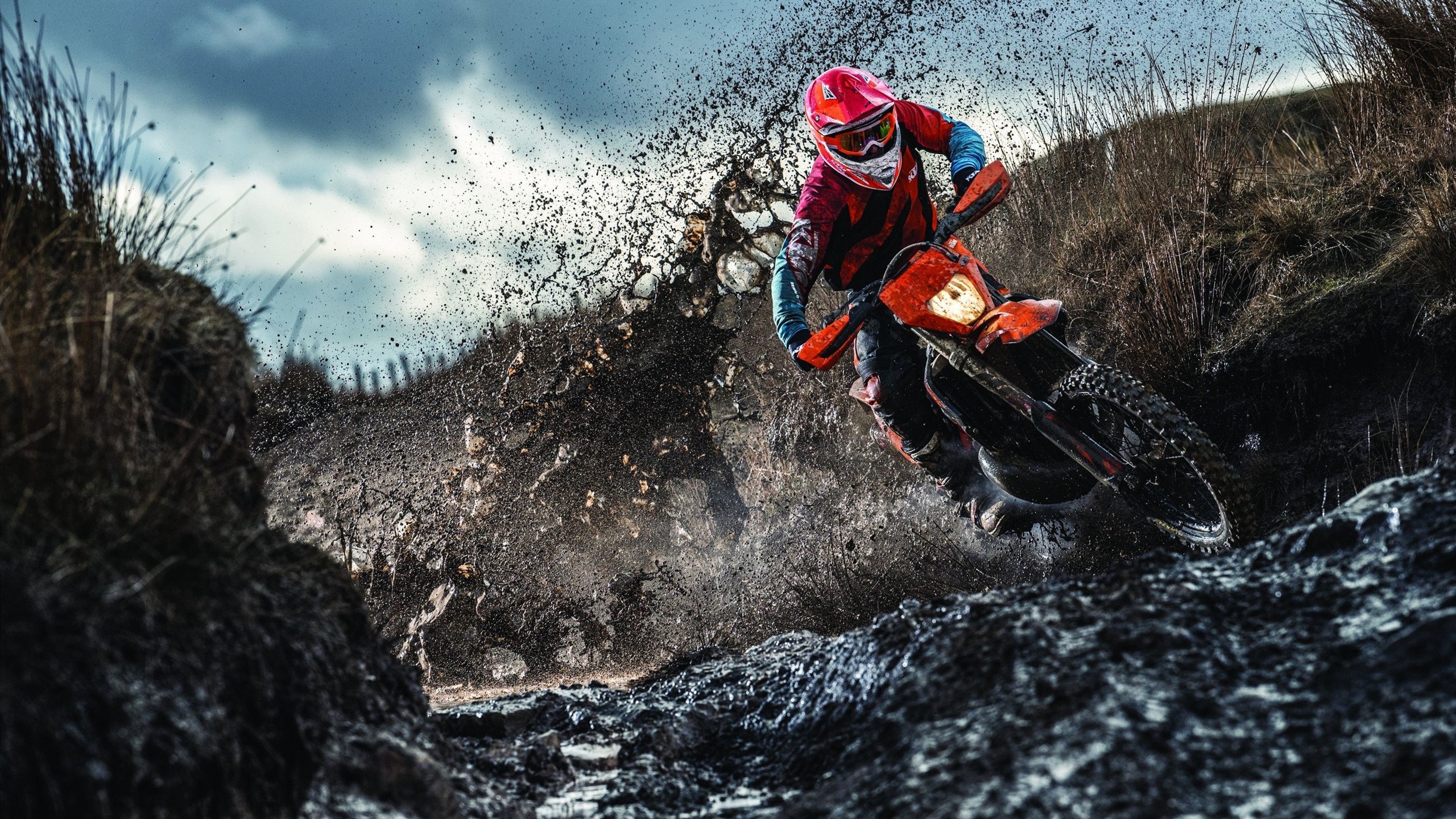 高空跳绳比赛,锻炼反应力与协调性,高空跳高行动